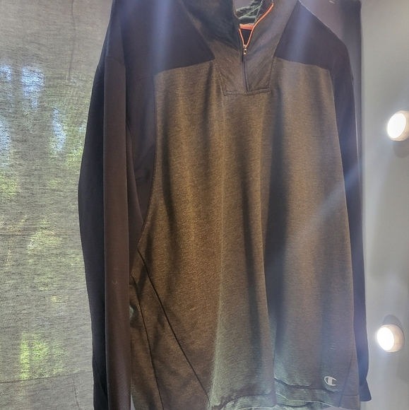 Champion pull over - Picture 1 of 2